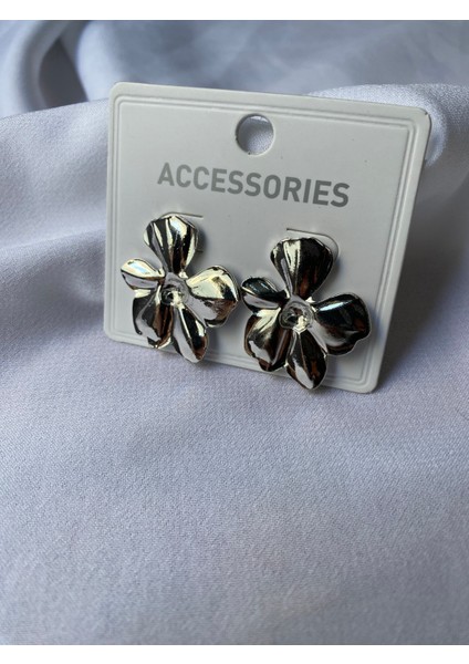 Kararmaz Çelik Çiçek Detaylı Gümüş Küpe fiyatları