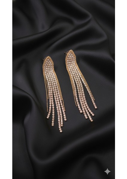 Véline Işıltılı Uzun Küpe – Altın Renkli Taşlı Zincir Tasarım – Gece Şıklığı ve Zarif Görünüm fiyatları