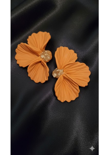 Camélia El Yapımı Polimer Kil Küpe – Turuncu Çiçek Tasarım – Altın Detaylı Zarif Model fiyatları