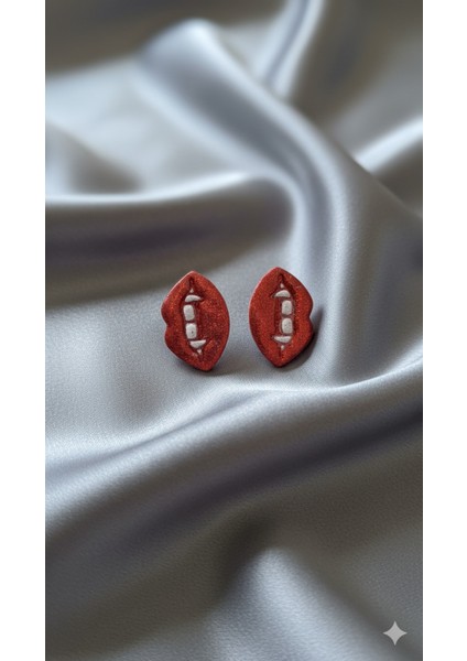 Bloody Kiss El Yapımı Polimer Kil Küpe – Vampir Dişi Tasarım – Kırmızı Simli Gotik Küpe fırsatları