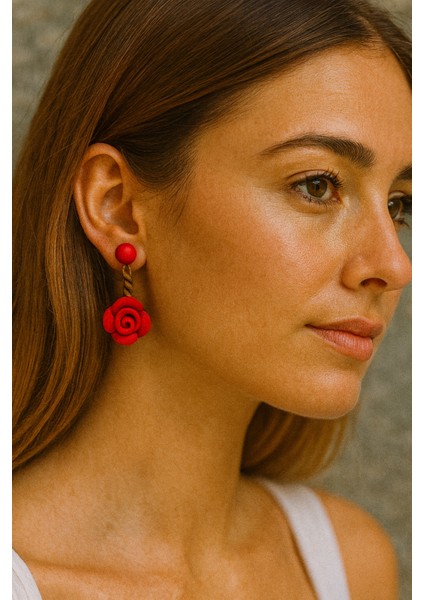 Lilly Rose El Yapımı Kırmızı Gül Detaylı Tasarım Polimer Kil Küpe