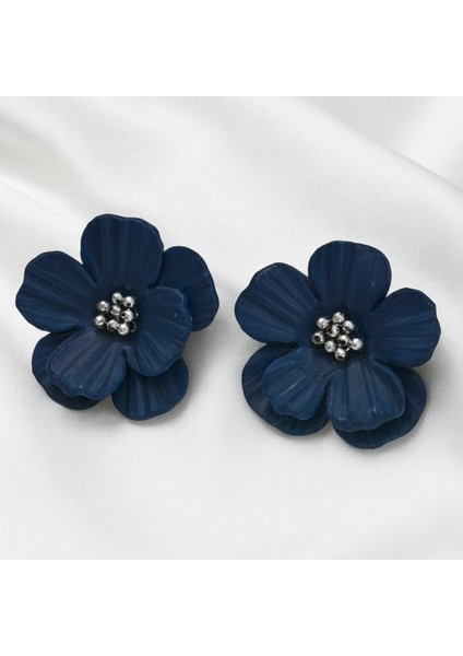 Fiona – El Yapımı Lacivert Çiçek Küpe | Lu Atelier Tasarım Aksesuar fiyatları