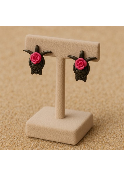 El Yapımı Rosa Marina Kaplumbağa ve Pembe Gül Detaylı Küpe modelleri