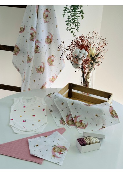 Ftbabycollection Müslin & Bambu Yenidoğan Hediye Seti (Battaniye, Mendil, Önlük, Zıbın, Çorap) fiyatları