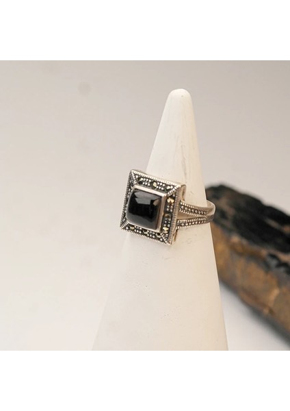 Oltu Taşı Kaşlı kare Model Kadın Yüzük