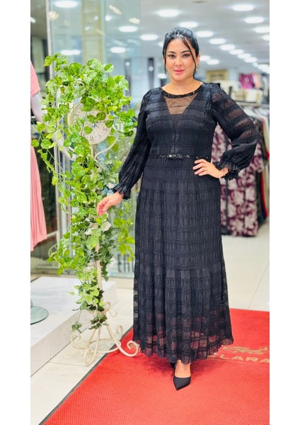 Büyük Beden Şifon Uzun Abiye Elbise – Taş Detaylı Zarif Davet Elbisesi