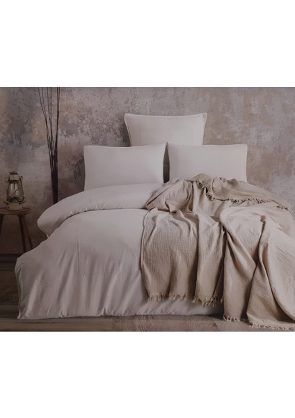 Çift Kişilik Pikeli Nakışlı Nevresim Takımı Krem