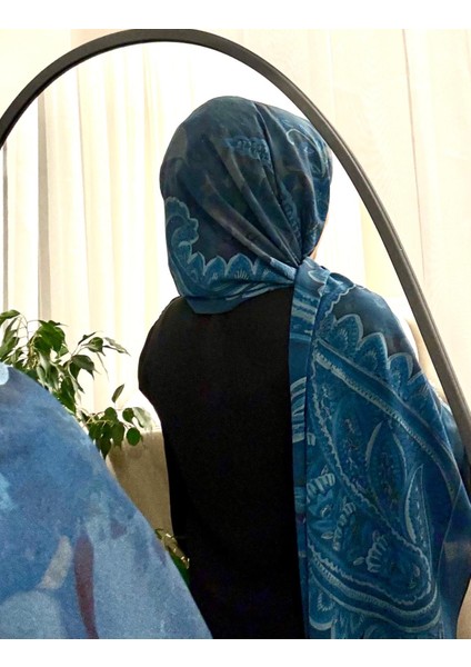 19V69 Italıa Krep Kumaş Yumuşak Dokulu Lacivert mavi Etnik Desen Şal