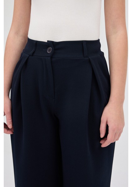 Laci Tek Düğmeli Pensli Kadın Pantolon 5011 indirimleri