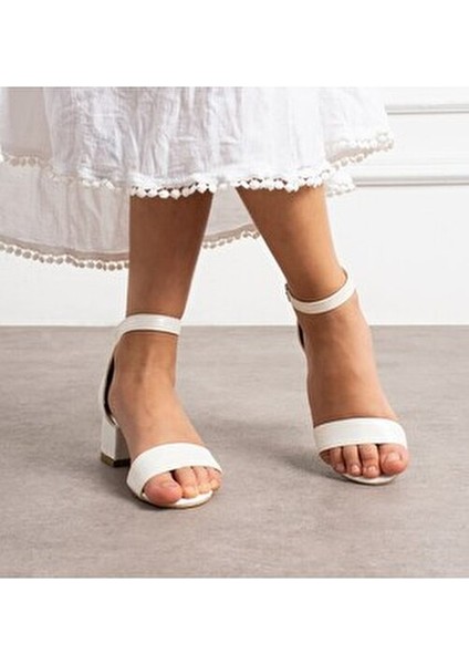 Kız Çocuk Topuklu Ayakkabı Kalın Topuklu Tasarım ile Şıklık Tek Bantlı