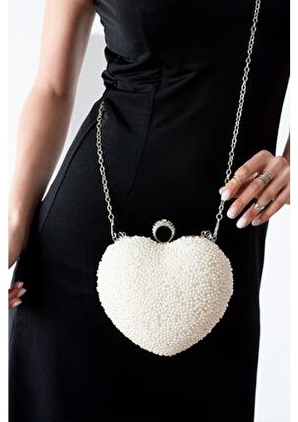 Abiye Kadın Çantası Kalp Şeklinde Şık Tasarım Beyaz Renkli indirimleri