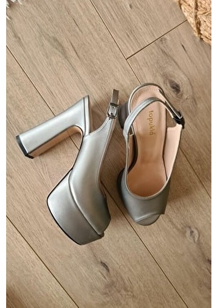 Yüksek Topuklu Açık Platformlu Abiye Ayakkabı Kadınlar İçin Şık Gümüş Renk fırsatları