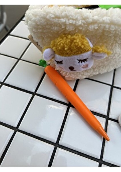 Sevimli Havuç Kalem 0.7 mm Plastik Gövde ile Canlı Turuncu Renk 1 Adet indirimleri