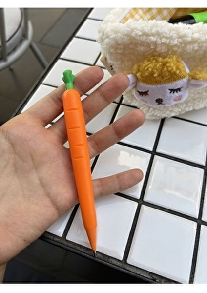 Sevimli Havuç Kalem 0.7 mm Plastik Gövde ile Canlı Turuncu Renk 1 Adet