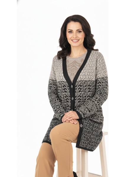 Kadın Kışlık Motifli Çift Cepli Önü Düğmeli Normal Kesim Likralı Yünlü Dokuma Kumaş Anne Hırka modelleri