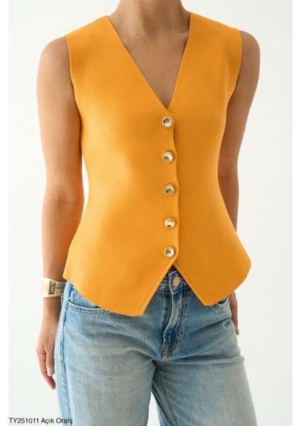 Kadın Altın Düğmeli V Yaka Kolsuz Triko Yelek modelleri