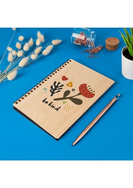 Be Kind Çiçek Tasarımlı 8 cm x 12 cm Ölçülerinde Çizgisiz 48 Yaprak Ahşap Kapaklı Defter