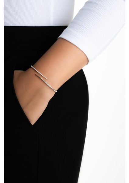 Liora 18 Ayar Beyaz Altın Kaplama Gümüş Kelepçe Bileklik fırsatları