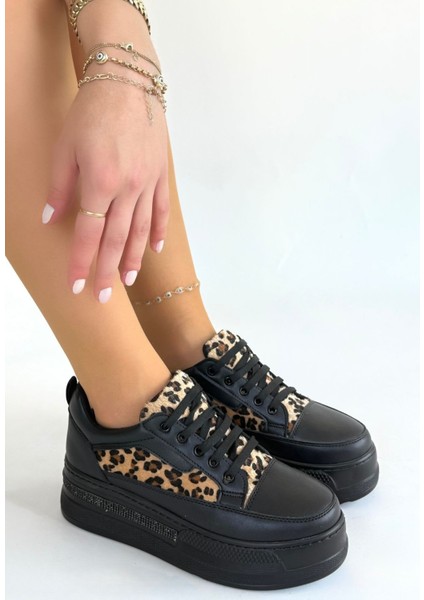 Leopar Detaylı Ortopedik Bağcıklı Spor Ayakkabı Cilt Siyah Topuk Boyu 4 cm fiyatları