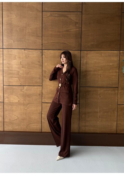 Buketli Kadın Sabit Kemerli Sabit Sarı Düğmeli V Yaka Bluz ve Beli Lastikli Bol Pantolonlu Ikili Alt Üst Takım modelleri