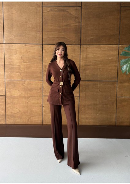 Buketli Kadın Sabit Kemerli Sabit Sarı Düğmeli V Yaka Bluz ve Beli Lastikli Bol Pantolonlu Ikili Alt Üst Takım indirimleri