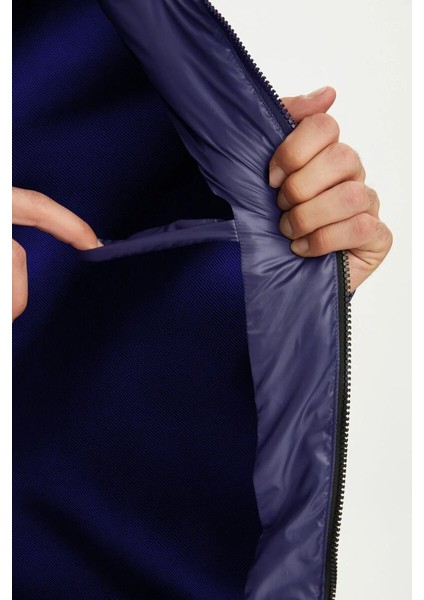 İçi Astarlı Su ve Rüzgar Geçirmez Cepli Kapüşonlu Erkek Mont modelleri