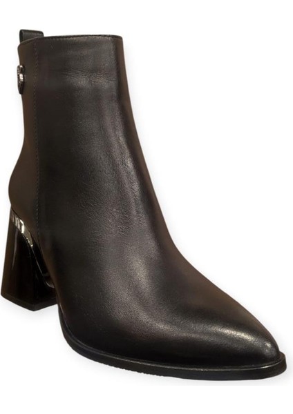 2552003K Kalın Topuk Sivri Klasik Deri Kadın Bot