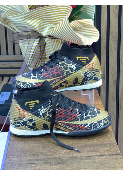 Erkek Likralı Çoraplı Halısaha Spor Ayakkabı- Siyah Altın fiyatları