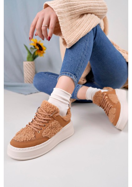 Kadın Peluş Detaylı Spor Ayakkabı - Kahverengi