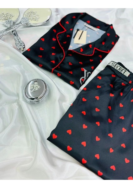 Yılbaşına Özel Kalpli Kadın Pijama Takımı