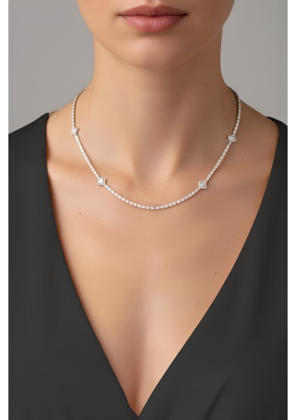 Şanslı Yonca 18 Ayar Beyaz Altın Kaplama Gümüş Su Yolu Kolye