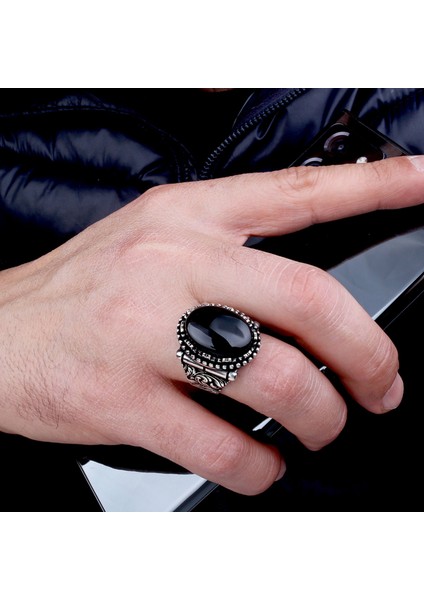 Oval Onix Taşlı Model 925 Ayar Gümüş Erkek Yüzük