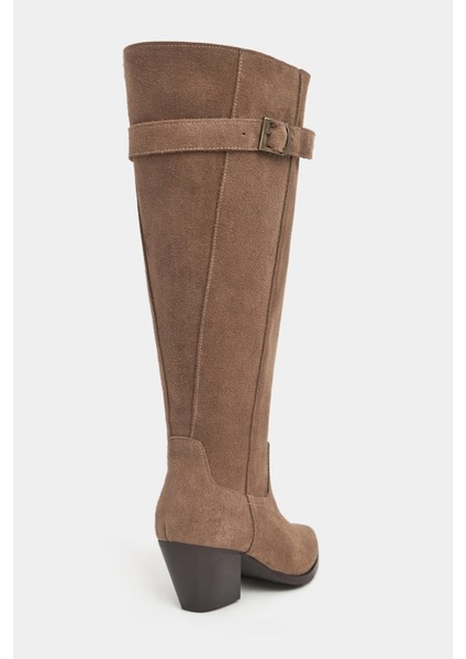 Amaris Desert Koyu Bej Süet Hakiki Deri Sivri Burun Kalın Topuklu Toka Detay Kadın Çizme fırsatları