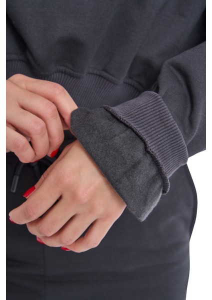 Kadın Üç Iplik Içi Pamuklu Şardonlu Eşofman Takımı Bisiklet Yaka Crop Eşofman Takımı modelleri