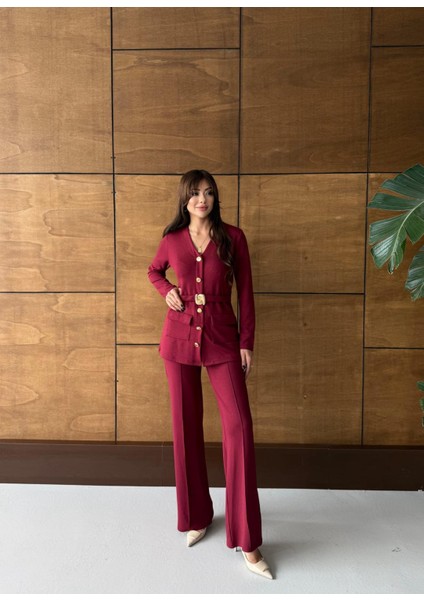 Buketli Kadın Sabit Kemerli Sabit Sarı Düğmeli V Yaka Bluz ve Beli Lastikli Bol Pantolonlu Ikili Alt Üst Takım