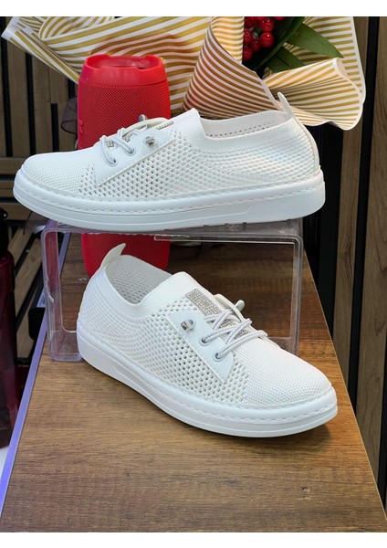 Kadın Bağcıklı Günlük Babet-Beyaz