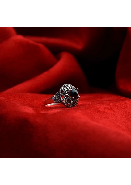 Yıldız Desenli Oltu Taşı Kaşlı Kadın Yüzük fırsatları