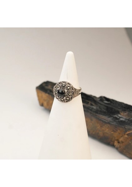 Yıldız Desenli Oltu Taşı Kaşlı Kadın Yüzük indirimleri