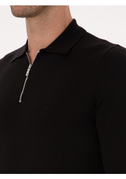 Erkek Siyah Regular Fit Pamuk Karışımlı Fermuarlı Polo Yaka Basic Triko Kazak 50318721-VR046