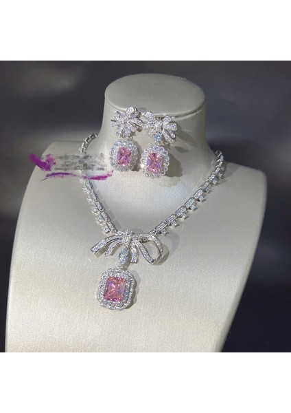 Süper Işlemeli Pembe Zirkon Bağcıklı Tam Elmas Açılabilen Kadın Yüzüğü, Küpe, Kolye Ucu ve Kolye Takımı (Yurt Dışından)