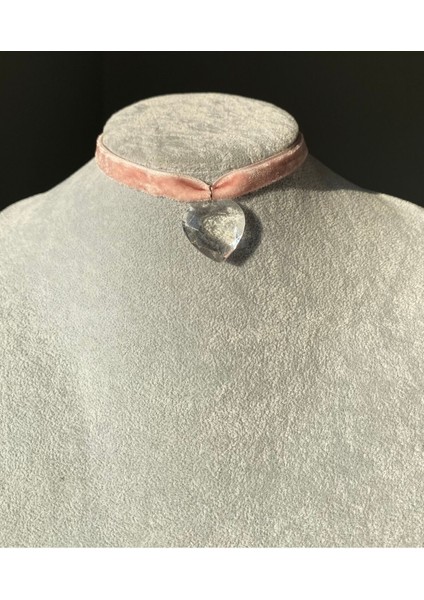 Şeffaf Büyük Kalpli Kadife Choker Kolye