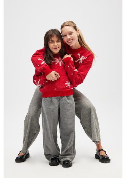 Snowflake Kartanesi Desenli Unisex Yılbaşı Kazağı - Kırmızı