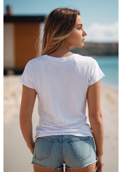 Saksafon Baskılı Beyaz Bisiklet Yaka Tişört fiyatları