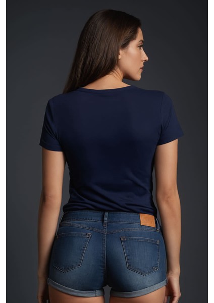 Stay On The Truth Baskılı Lacivert V Yaka Tişört fiyatları