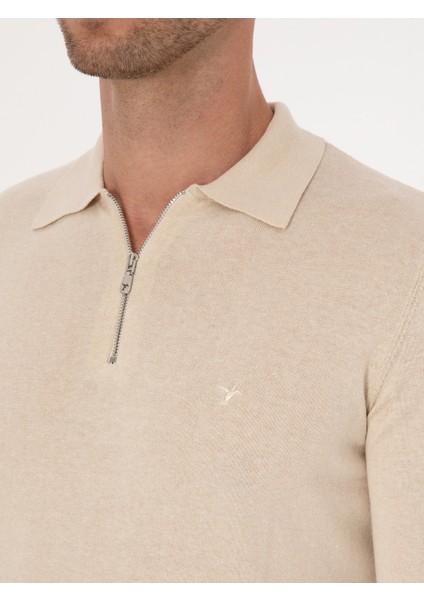 Erkek Bej Regular Fit Pamuk Karışımlı Fermuarlı Polo Yaka Basic Triko Kazak 50318721-VR011