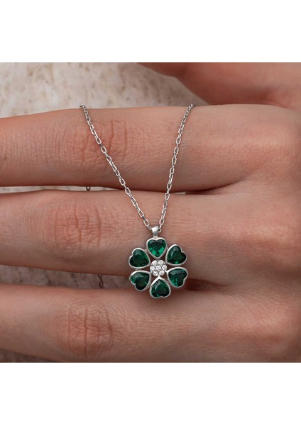 Gümüş Yeşil Kalpli Çiçek Kadın Kolye fiyatları