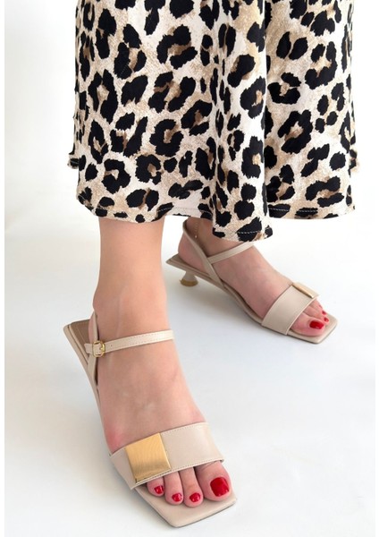 Önü ve Arkası Açık Kemerli Topuklu Ayakkabı Cilt Bej Topuk Boyu 4 cm indirimleri