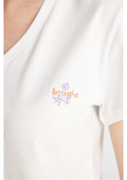 Fall In Love Baskılı Kısa Kollu Şortlu Pijama Takımı C7899AX24HS indirimleri