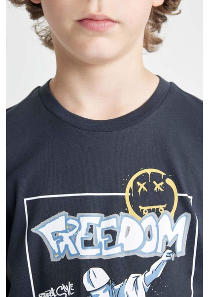 Erkek Çocuk Pijama Takımı Baskılı Kısa Kollu Üst Şort C7910A824SM indirimleri