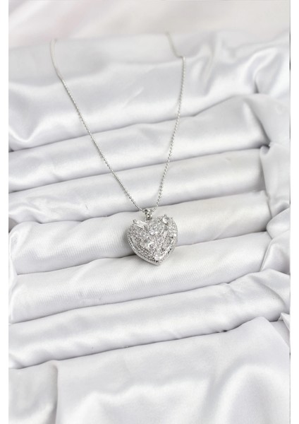 316L Çelik Zincir Gümüş Zirkon Taşlı Kalpli Kadın Kolye fiyatları